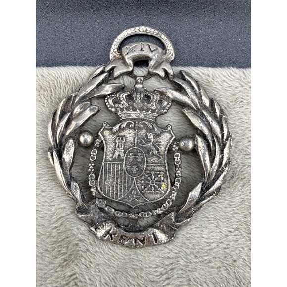Estate Jewelry - Vintage Estate Pendant Silver Tone Heraldic Kent XIV Coat of Arms Wreath